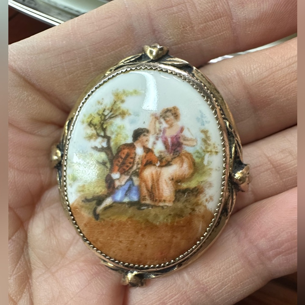 Vintage Limoges Porcelain Brooch with Courting Couple‎ Scene